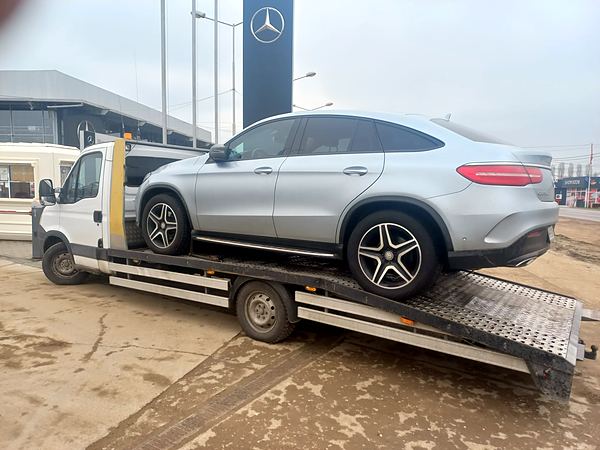 Tractări auto Slatina – transport Mercedes GLE Coupe pe platformă